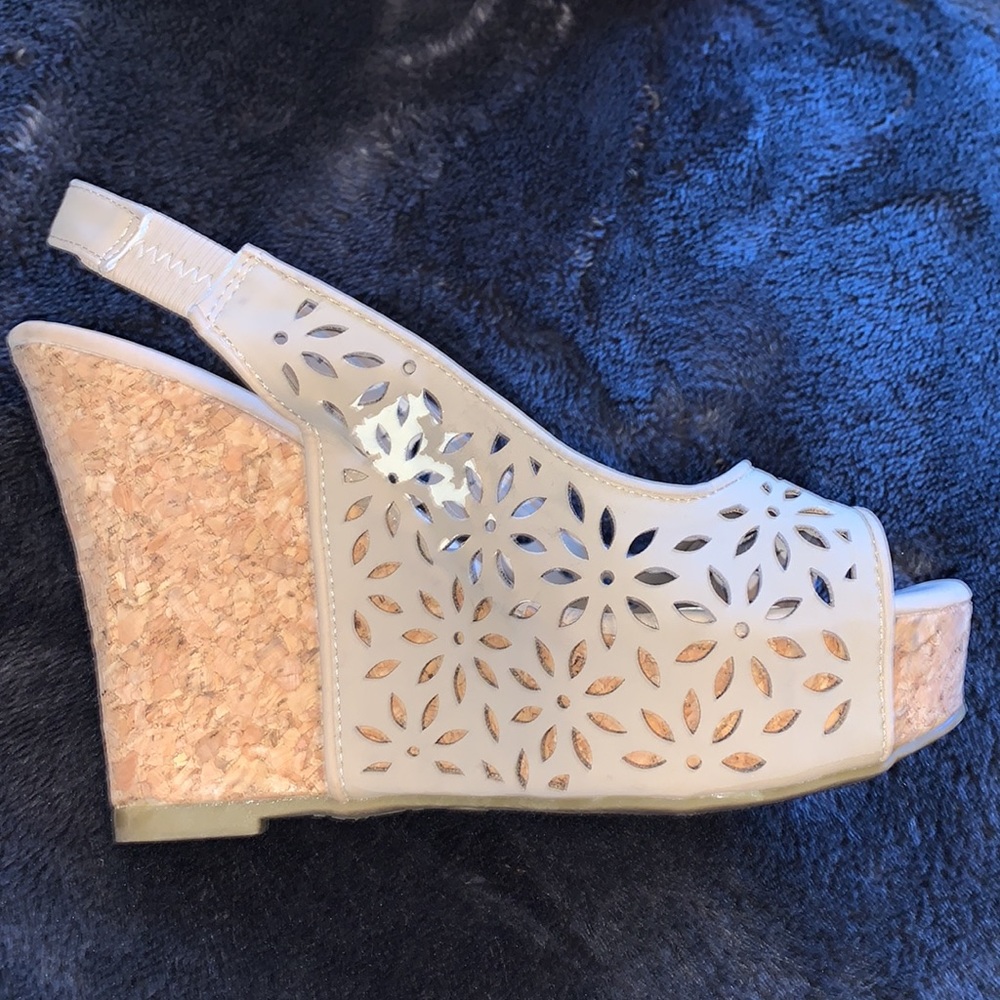 Open Toe Wedges - Picture 5 of 8